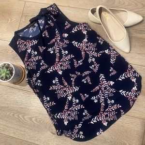 Banana republic small tie neck top- floral with baby blue- -stretchy